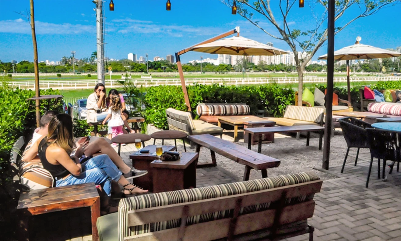 Jockey Club - Craft Beers & Corcovado View at Maguje